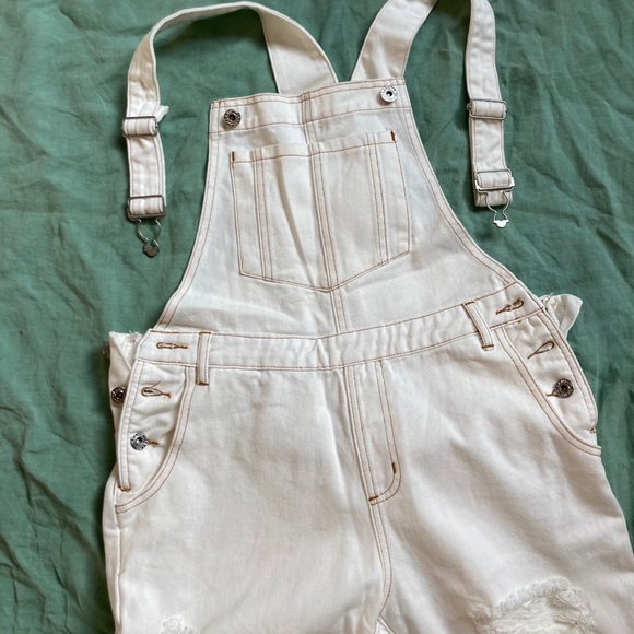 White ripped overalls - Picture 1 of 2